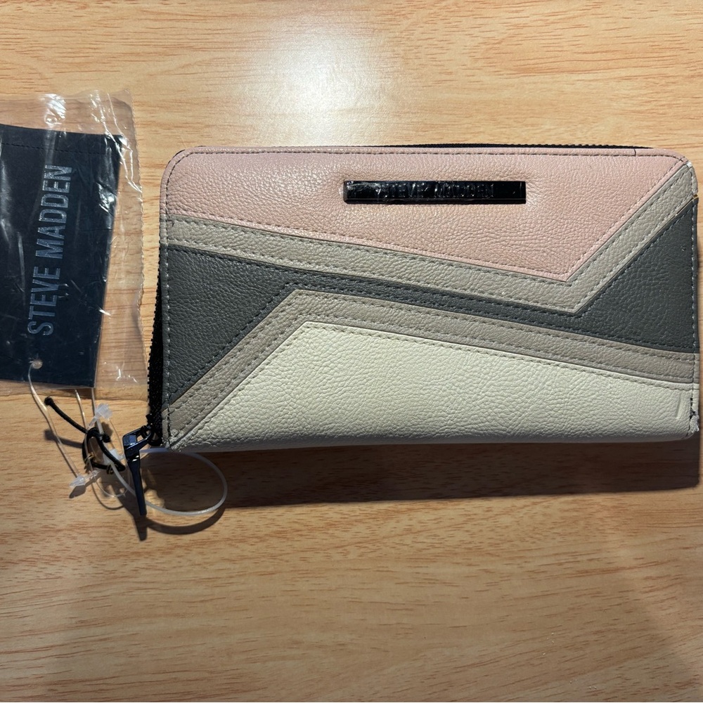 Steve Madden Tri-Color Wallet
